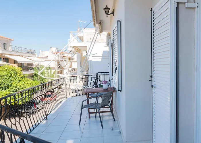 Cozy Greek Apartment