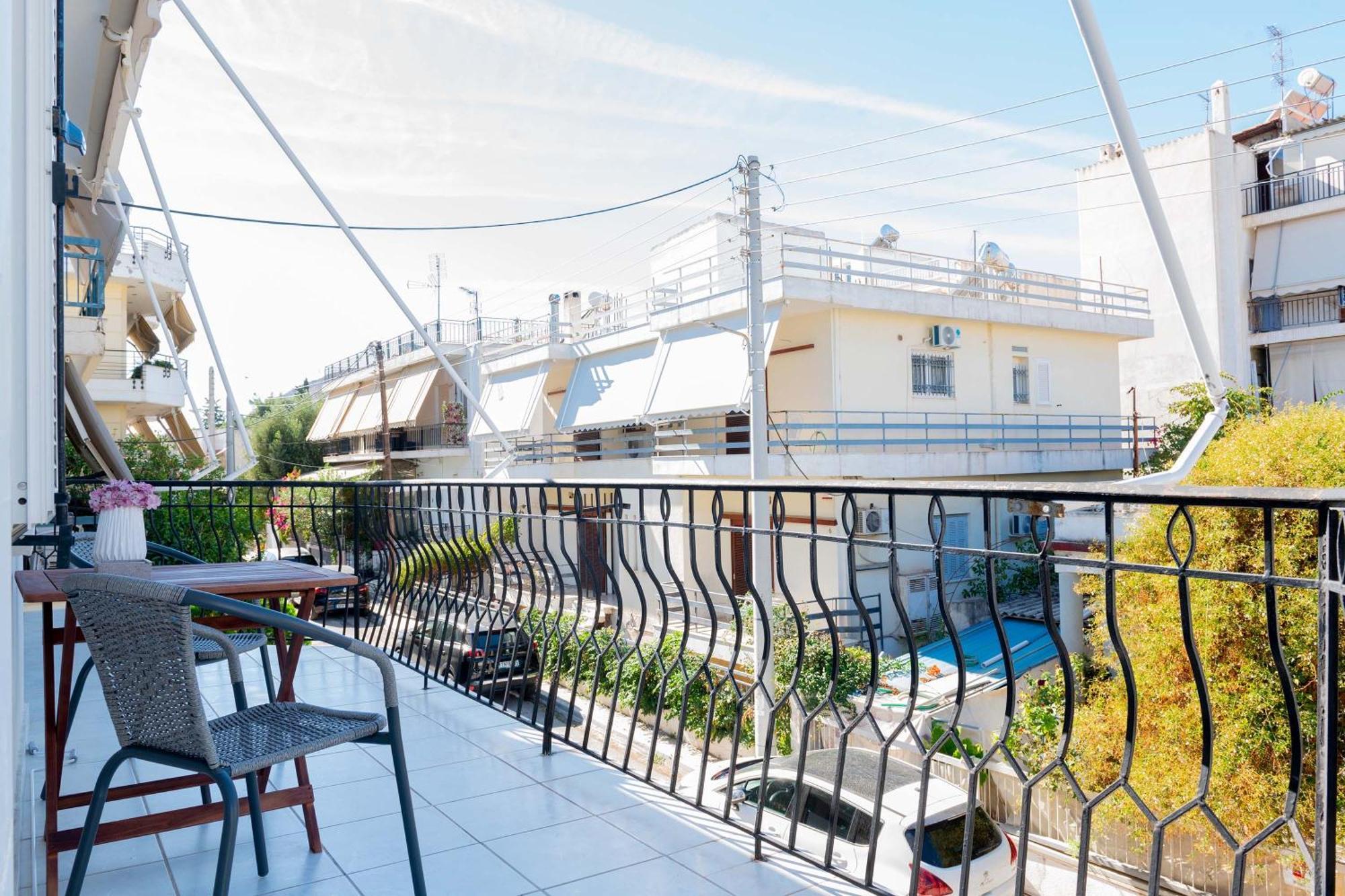 Cozy Greek Apartment *